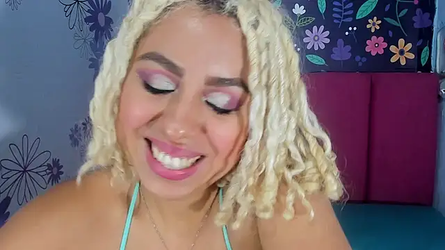 Lucy White   online show from 15, 10, 2025