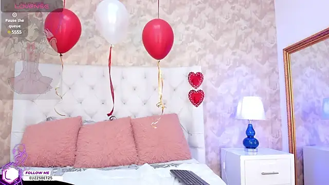 Eliza Thaylor   online show from 15, 2, 2025