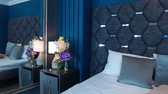 VanessaGlenn online show from 31, 10, 2025