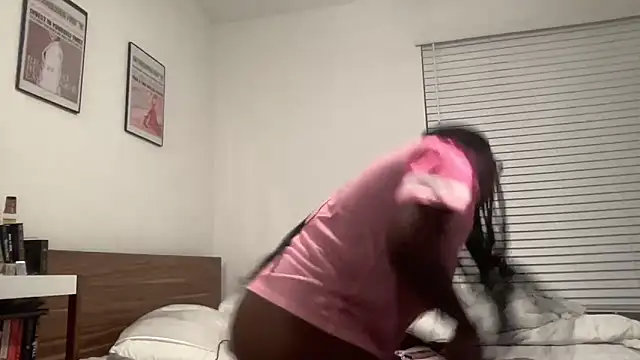 AveryJ99 online show from 4, 12, 2024