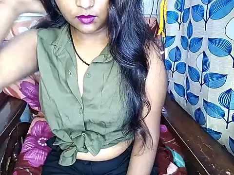 Snapshot of Muktha chatting on 19, 2, 2025 Muktha online show from 19, 2, 2025