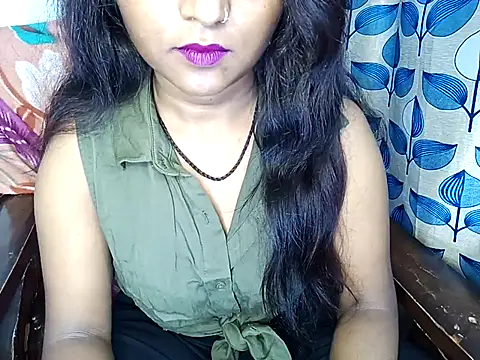 Snapshot of Muktha chatting on 28, 2, 2025 Muktha online show from 28, 2, 2025