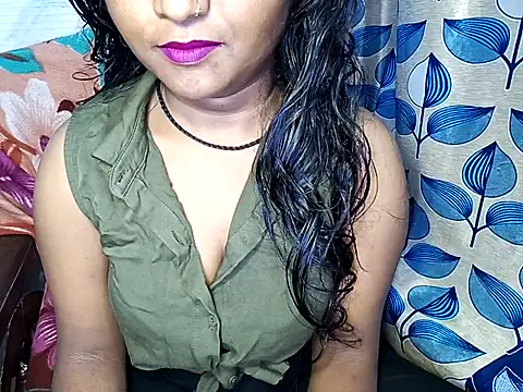 Snapshot of Muktha chatting on 11, 3, 2025 Muktha online show from 11, 3, 2025