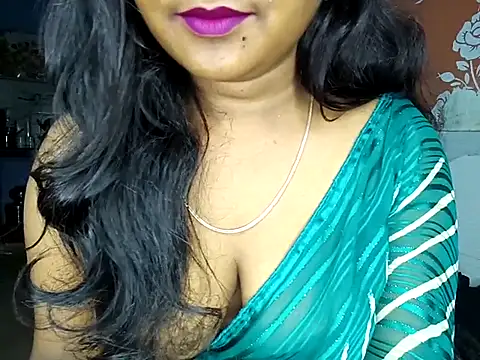 Snapshot of Muktha chatting on 7, 10, 2025 Muktha online show from 7, 10, 2025
