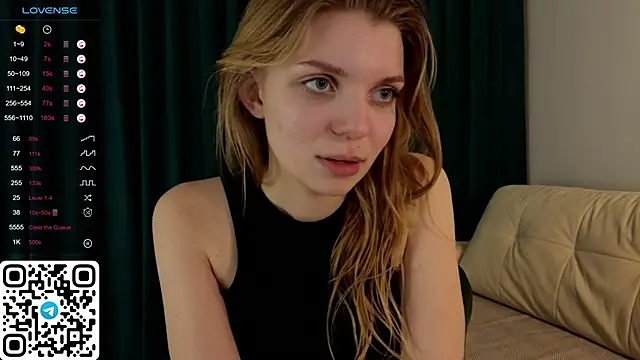 Snapshot of ElswythDecoursey chatting on 7, 1, 2025 ElswythDecoursey online show from 7, 1, 2025