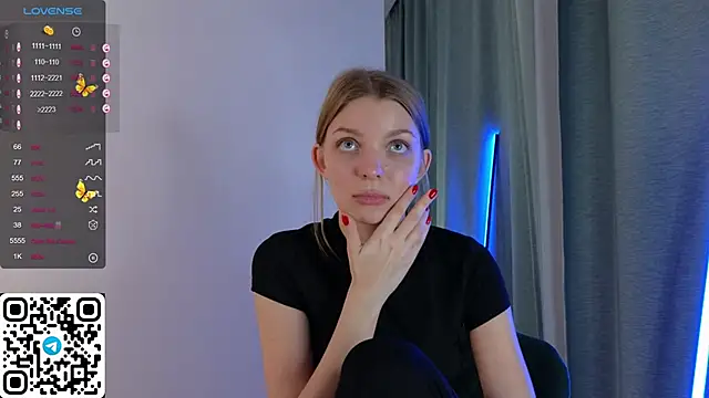 Snapshot of ElswythDecoursey chatting on 1, 2, 2025 ElswythDecoursey online show from 1, 2, 2025