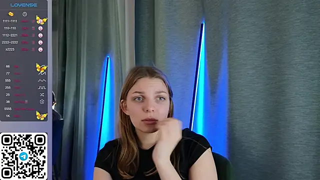 Snapshot of ElswythDecoursey chatting on 2, 2, 2025 ElswythDecoursey online show from 2, 2, 2025