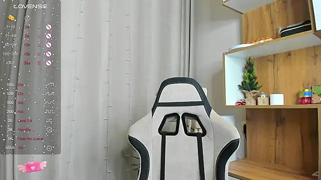 Snapshot of Fairyy_Moon chatting on 24, 1, 2025 Fairyy Moon online show from 24, 1, 2025