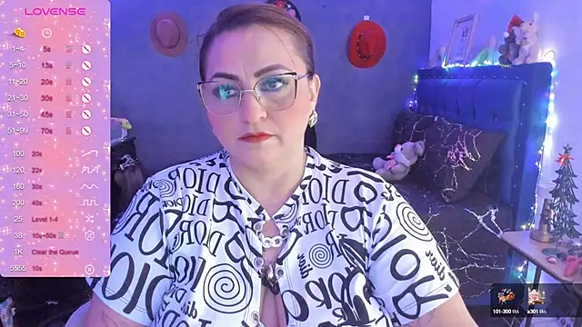 Ivonnee   online show from 5, 1, 2025