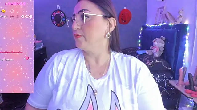 Ivonnee   online show from 12, 1, 2025