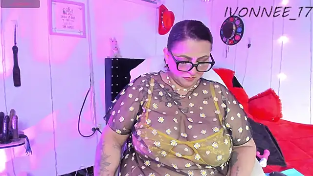 Snapshot of Ivonnee__ chatting on 17, 3, 2026 Ivonnee online show from 17, 3, 2026