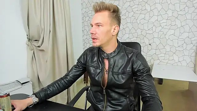 Snapshot of MateoBenjaminX chatting on 4, 1, 2025 MateoBenjaminX online show from 4, 1, 2025