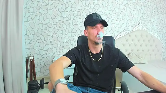 Snapshot of MateoBenjaminX chatting on 11, 1, 2025 MateoBenjaminX online show from 11, 1, 2025
