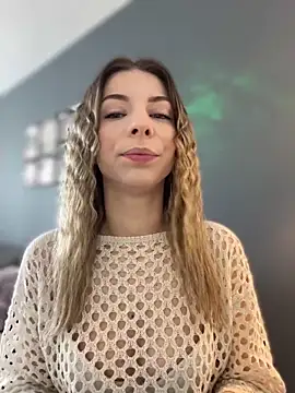 Mia Ethan online show from 24, 4, 2026