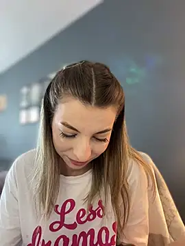 Mia Ethan online show from 23, 5, 2026
