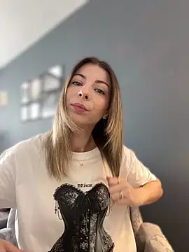 Mia Ethan online show from 9, 6, 2026