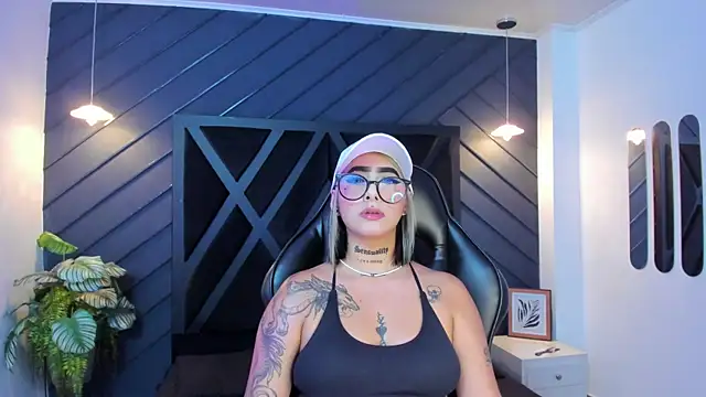 Alahia Dangelo online show from 16, 9, 2025