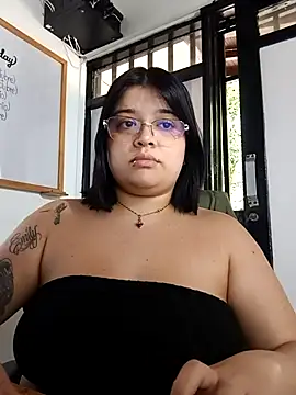 Snapshot of _ValeryStone_ chatting on 9, 11, 2025 ValeryStone online show from 9, 11, 2025