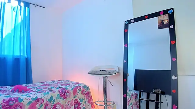 Aleja arango1 online show from 12, 4, 2026