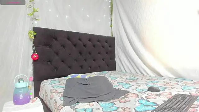 Snapshot of emi_henao chatting on 12, 2, 2025 emi henao online show from 12, 2, 2025