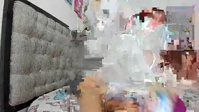 Snapshot of emi_henao chatting on 13, 1, 2026 emi henao online show from 13, 1, 2026