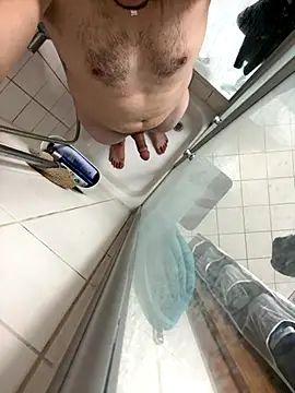 Snapshot of kareem0010 chatting on 1, 11, 2025 kareem0010 online show from 1, 11, 2025