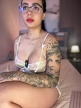 Pink Jazmin online show from 8, 4, 2026