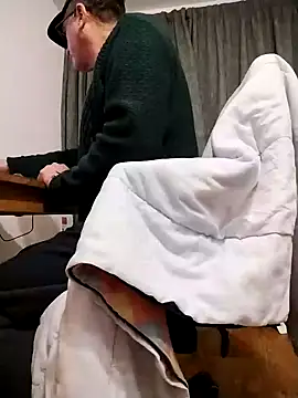 25mitch online show from 23, 11, 2025