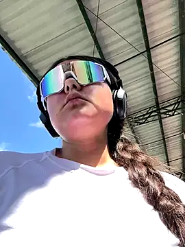 Snapshot of gabbyfoox chatting on 25, 11, 2025 gabbyfoox online show from 25, 11, 2025