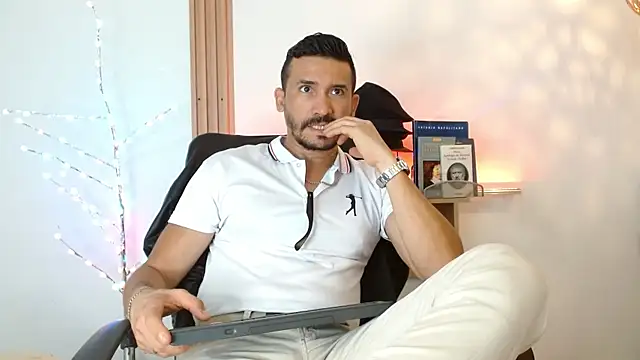 Reiko 85  online show from 11, 1, 2026