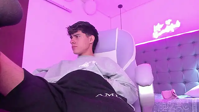 Dyla n18 online show from 8, 1, 2026