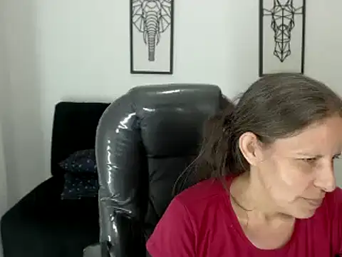 Milf karlye online show from 4, 1, 2025