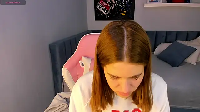 Jennifer Wadee online show from 9, 3, 2026