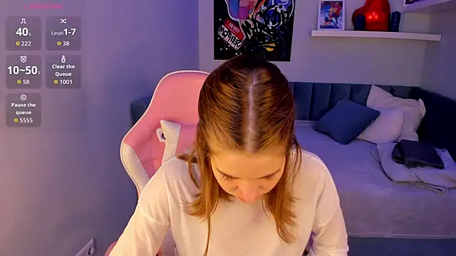 Jennifer Wadee online show from 12, 3, 2026