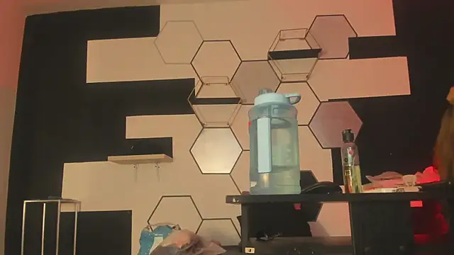 haileycat online show from 22, 1, 2025