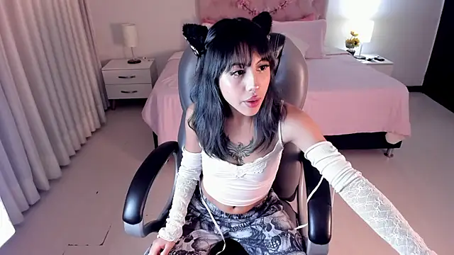 Kitty Pam online show from 18, 2, 2025