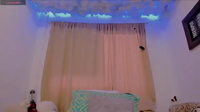 Lauu G online show from 5, 3, 2025