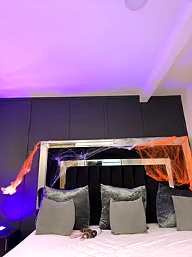 emilie xx  online show from 24, 10, 2025