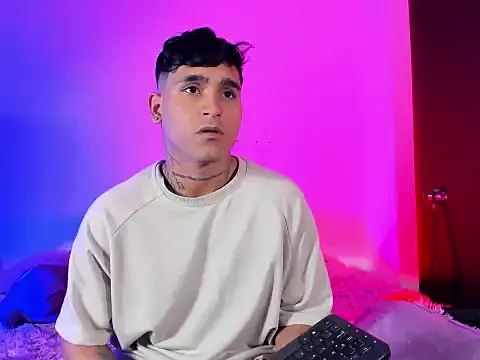 Snapshot of christianwang chatting on 14, 11, 2025 christianwang online show from 14, 11, 2025