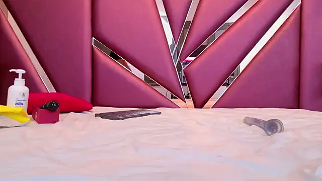 Snapshot of RebecaRelish chatting on 6, 2, 2025 RebecaRelish online show from 6, 2, 2025