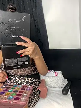 Snapshot of chiquimaturesexy chatting on 3, 2, 2026 chiquimaturesexy online show from 3, 2, 2026