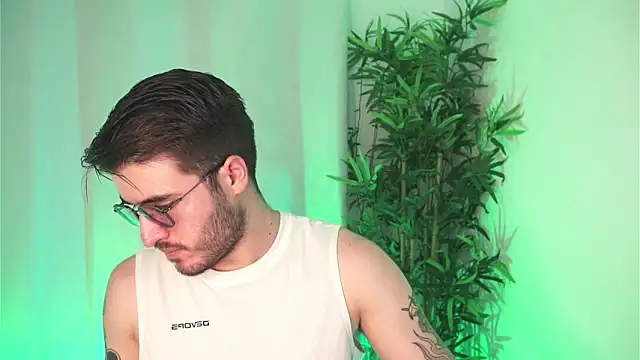 Tony Wylie online show from 10, 4, 2026