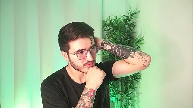 Tony Wylie online show from 15, 4, 2026