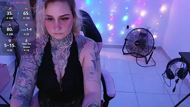 Snapshot of Lisacasandra chatting on 18, 12, 2024 Lisacasandra online show from 18, 12, 2024