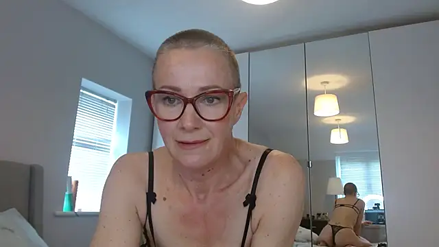 ELEGANT-ARIA36 online show from 11, 3, 2025