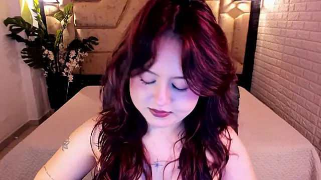 Snapshot of crimson_tati_ chatting on 21, 5, 2026 crimson tati online show from 21, 5, 2026