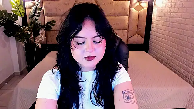 Snapshot of crimson_tati_ chatting on 6, 6, 2026 crimson tati online show from 6, 6, 2026