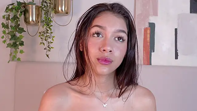 Snapshot of MiaOconner chatting on 10, 1, 2025 MiaOconner online show from 10, 1, 2025