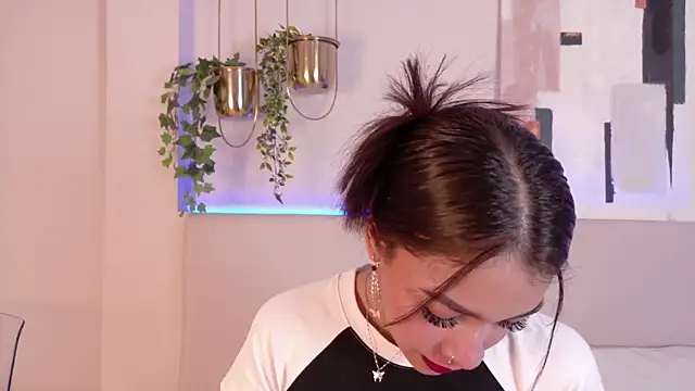 Snapshot of MiaOconner chatting on 13, 1, 2025 MiaOconner online show from 13, 1, 2025