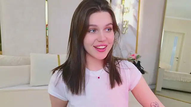 RihannaRose online show from 19, 4, 2026